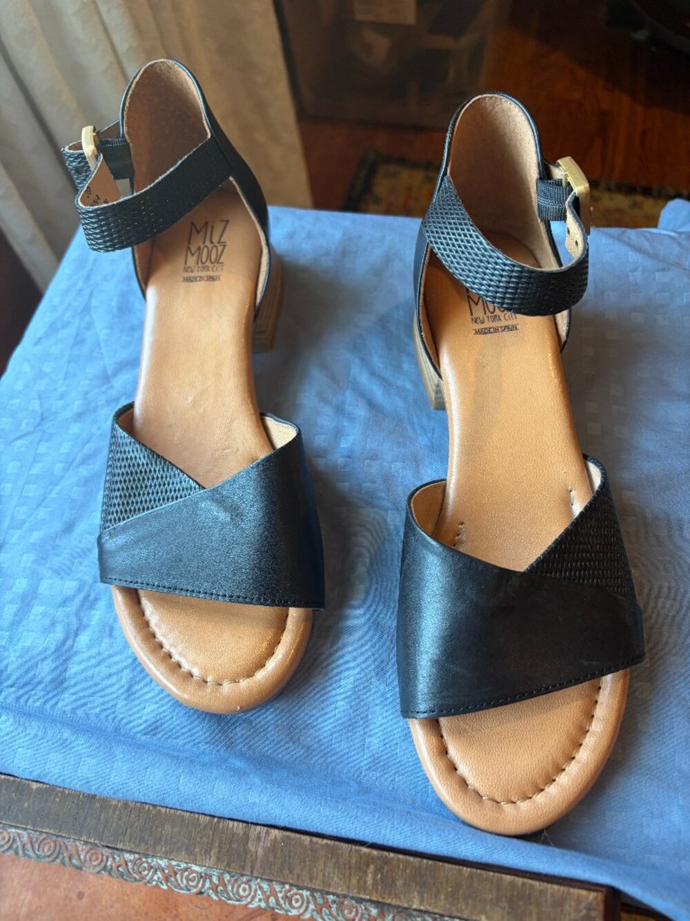 Miz Mooz Sandals  8.5. Black